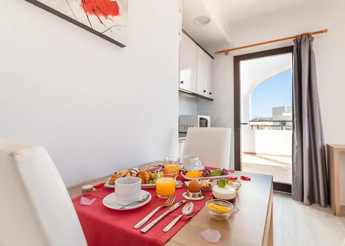 R2 Апартаменти *